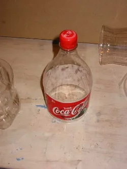 Der skal også bores et præcist hul i kapslen til slangen.